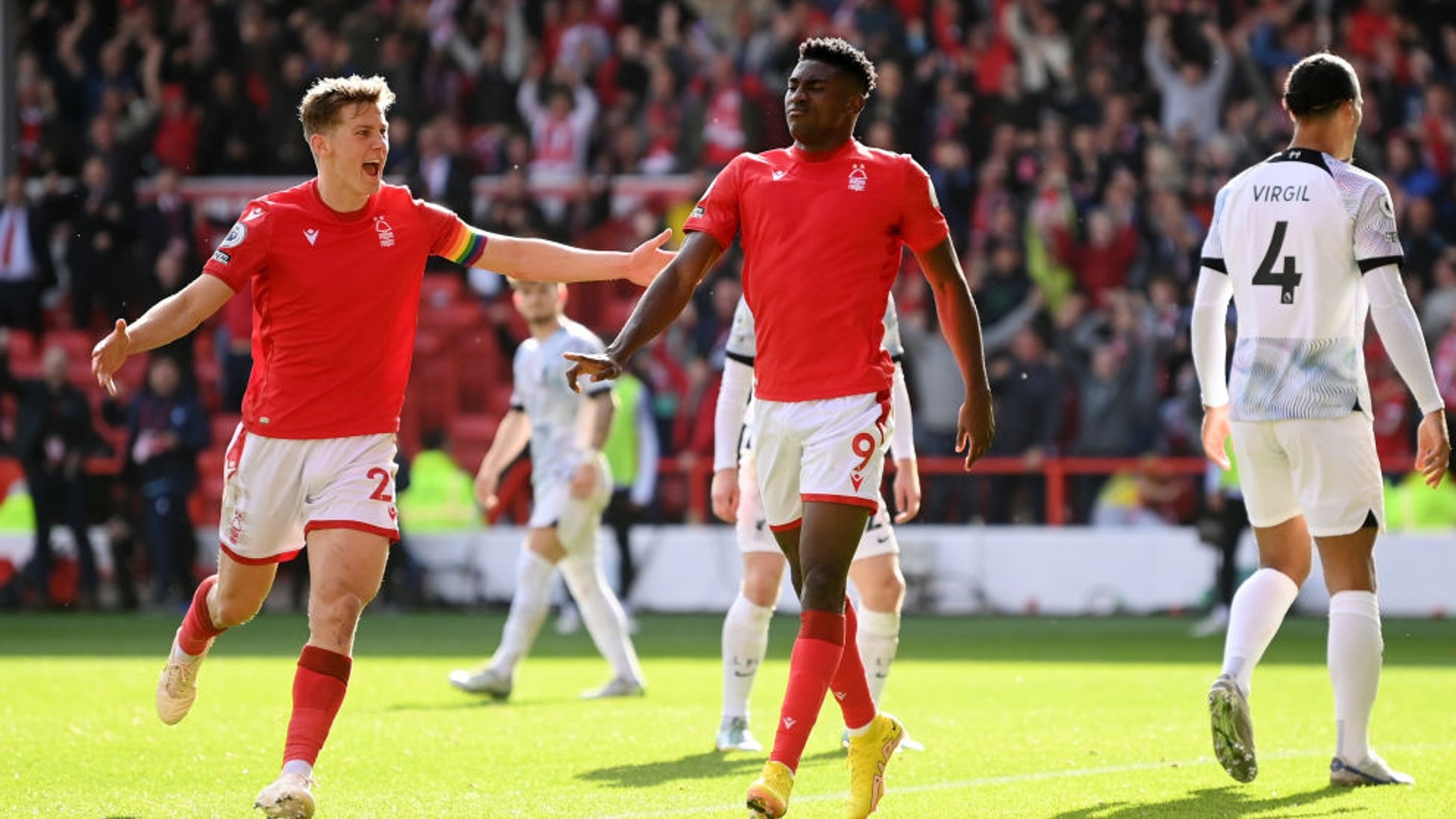 球場上的友 球場上的友